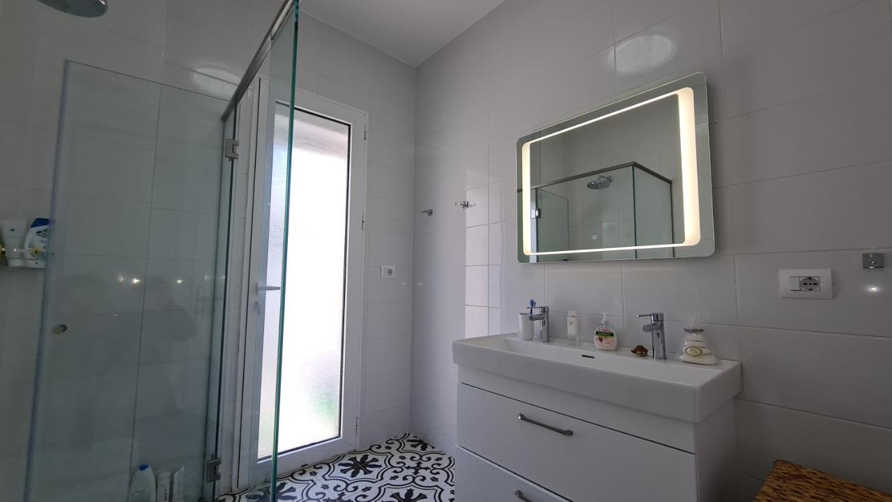 Rocknest Sea View Penthouse Apartamento Sarandë Exterior foto