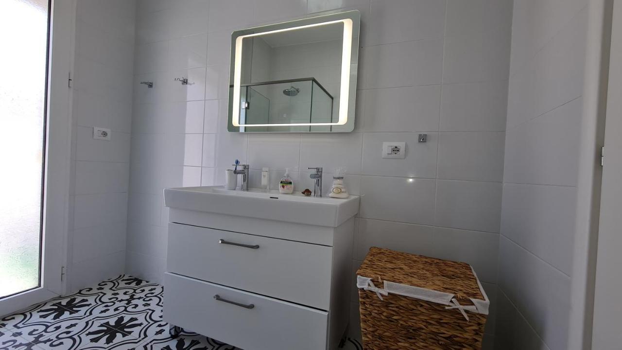 Rocknest Sea View Penthouse Apartamento Sarandë Exterior foto