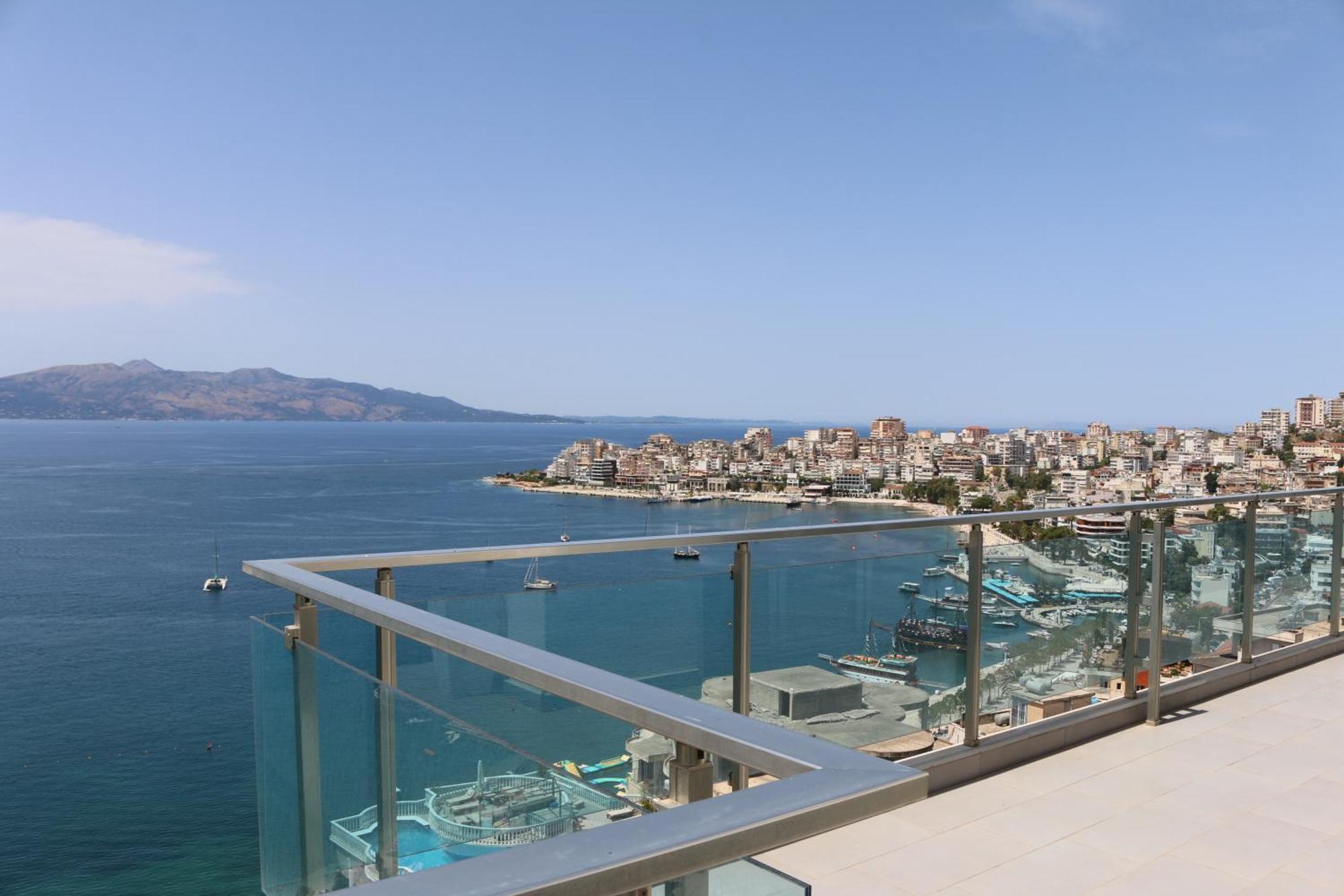Rocknest Sea View Penthouse Apartamento Sarandë Exterior foto